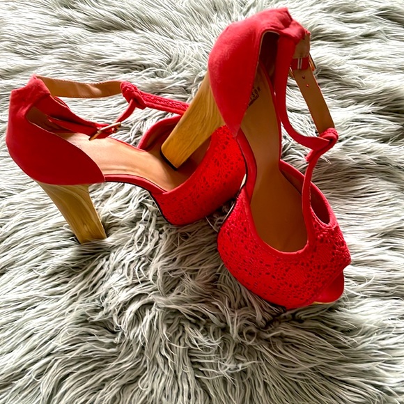 Shoedazzle Jessy Coral Platforms Size 8 - Picture 2 of 4